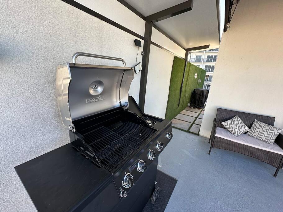 Vacay Spot Experience Luna Sky! 65" Tv Bar, Bbq, Shower Massage Jets, Music, Go To Fl Keys Homestead Eksteriør bilde
