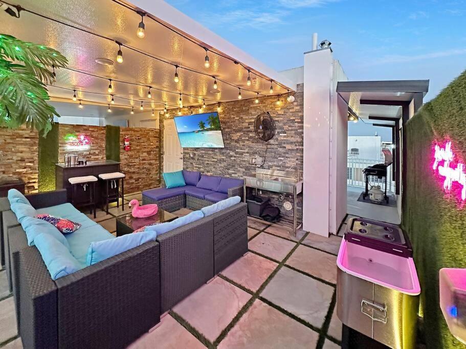 Vacay Spot Experience Luna Sky! 65" Tv Bar, Bbq, Shower Massage Jets, Music, Go To Fl Keys Homestead Eksteriør bilde