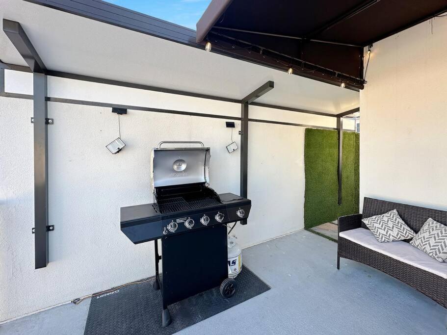 Vacay Spot Experience Luna Sky! 65" Tv Bar, Bbq, Shower Massage Jets, Music, Go To Fl Keys Homestead Eksteriør bilde